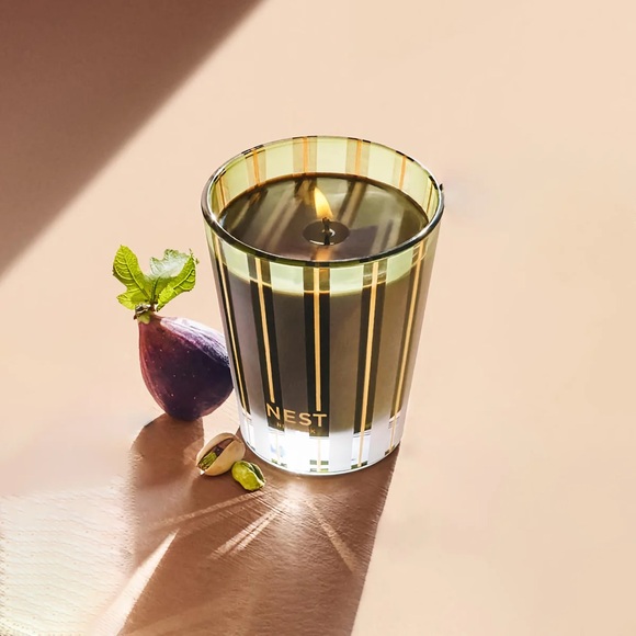 NEST Fragrances New York Pistachio and Fig Candle - Picture 13 of 14